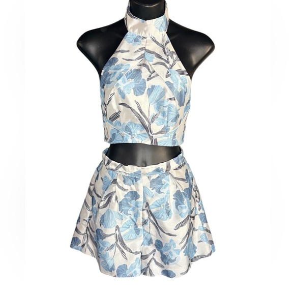 American threads Women’s floral Shorts set White Blue size, Small preloved - Picture 2 of 10